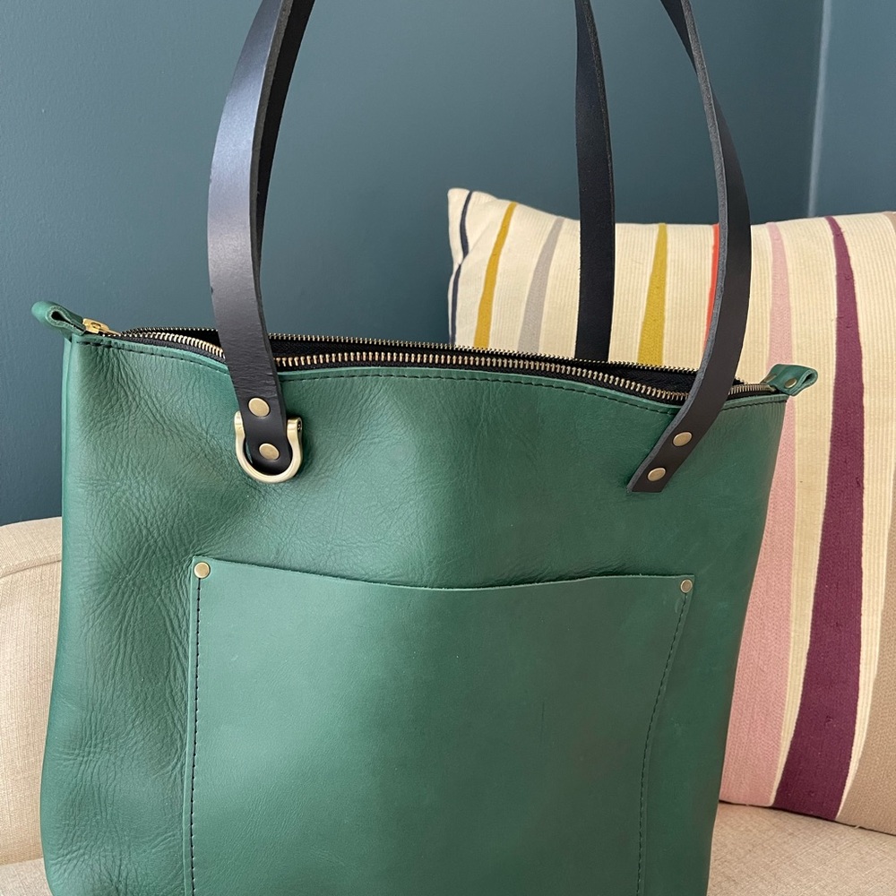 Portland Leather Medium Zipper Tote Bag OG ARUBA - Picture 9 of 13